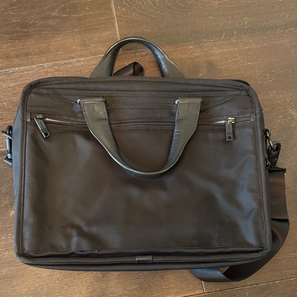 Tumi Black Nylon Laptop Briefcase with Shoulder Strap - Picture 3 of 5